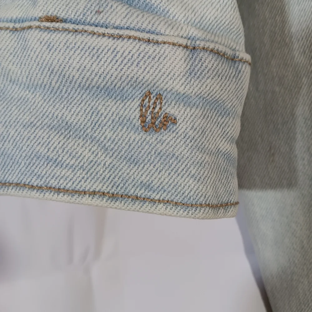 Lularoe NWT Womens Medium Harvey Jean Jacket Light Wash Blue Denim
